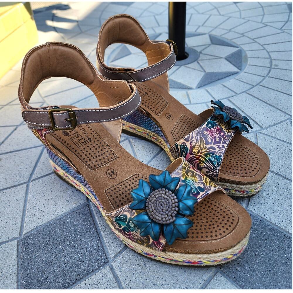 L'Artiste Spring Step Annmarie Embossed Ankle Strap Wedge Sandals - Picture 10 of 10